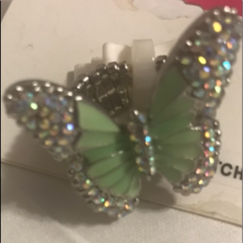 Candie’s Butterfly Stretch Ring NWT